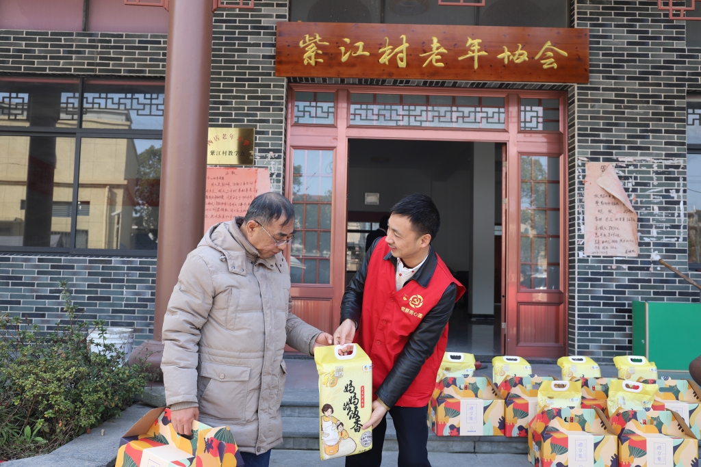 暖春意，敬老情-雙林多年堅(jiān)持慰問(wèn)孤寡老人